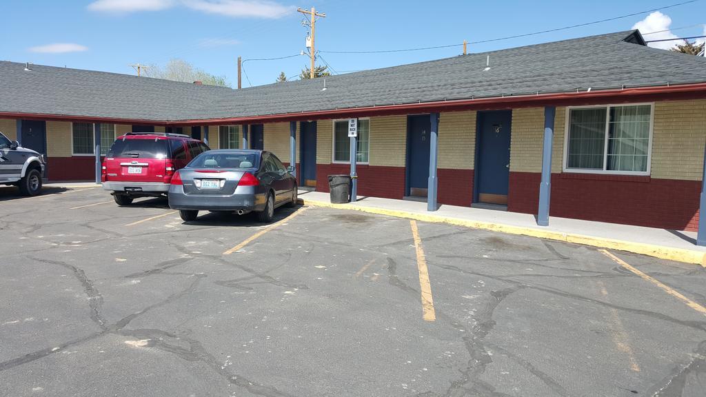 Travelers Motel Elko Bagian luar foto