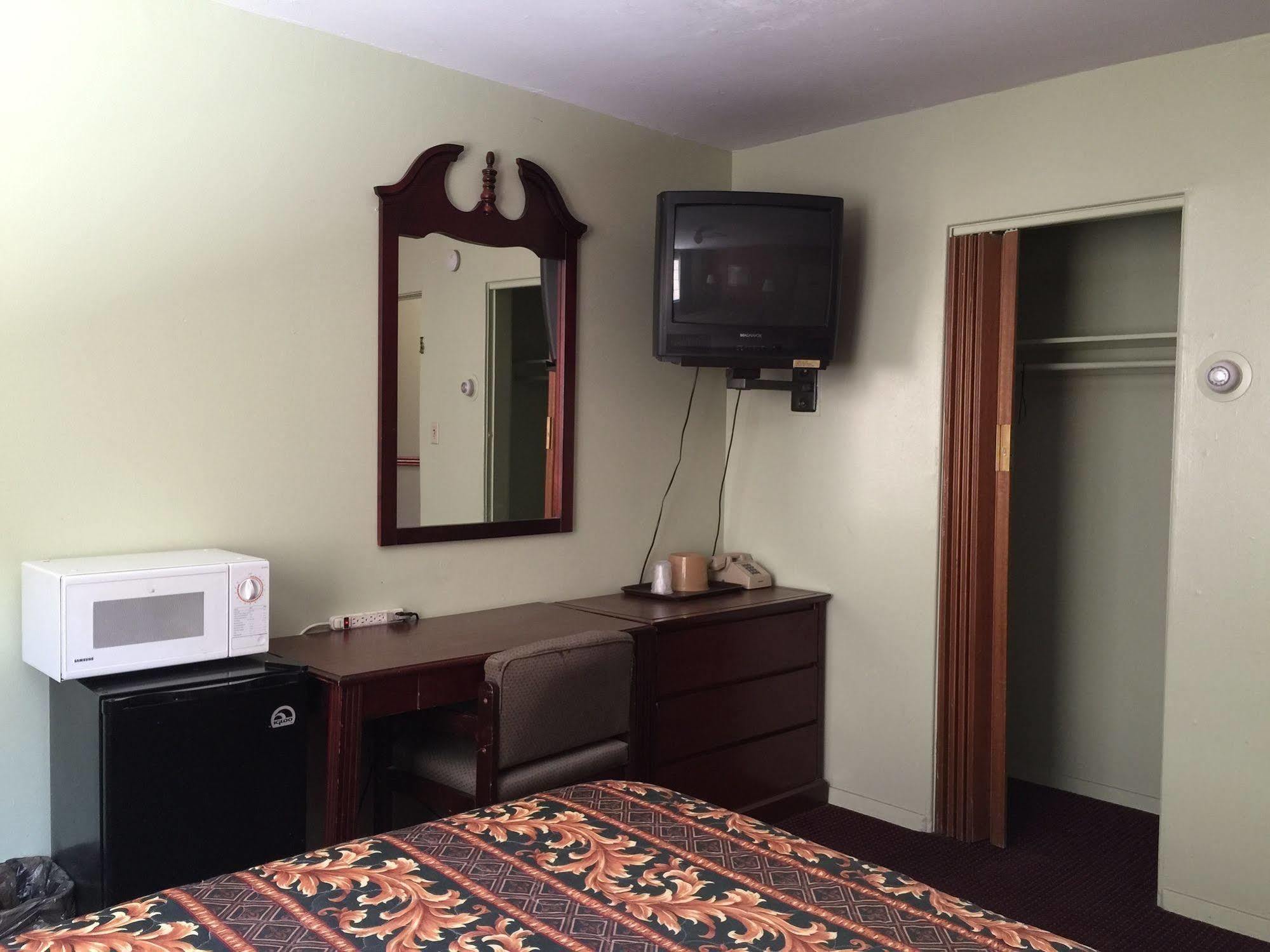 Travelers Motel Elko Bagian luar foto